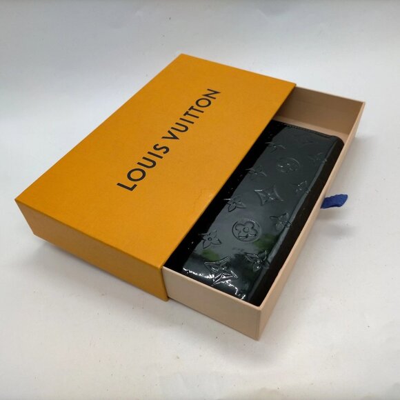 Louis Vuitton Long Wallet Black Vernis 327-070425 - Picture 9 of 9